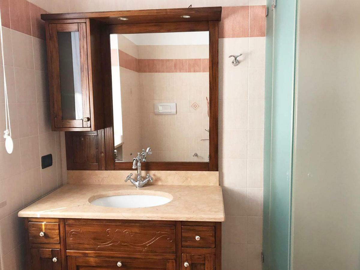 Villa The Sweet Rose With Pool Manerba del Garda Exteriör bild