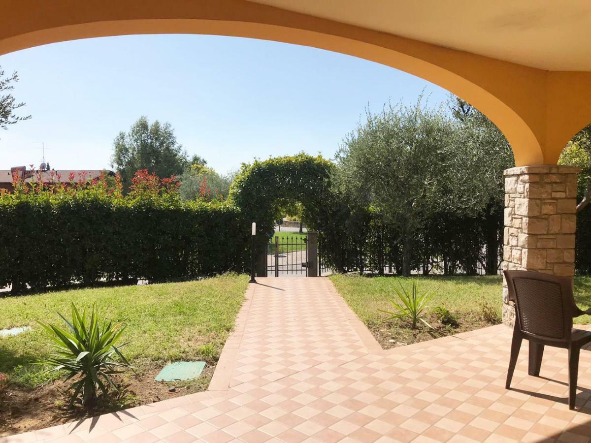 Villa The Sweet Rose With Pool Manerba del Garda Exteriör bild