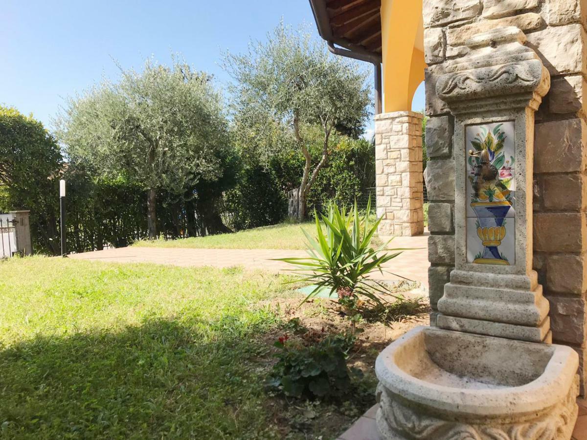 Villa The Sweet Rose With Pool Manerba del Garda Exteriör bild