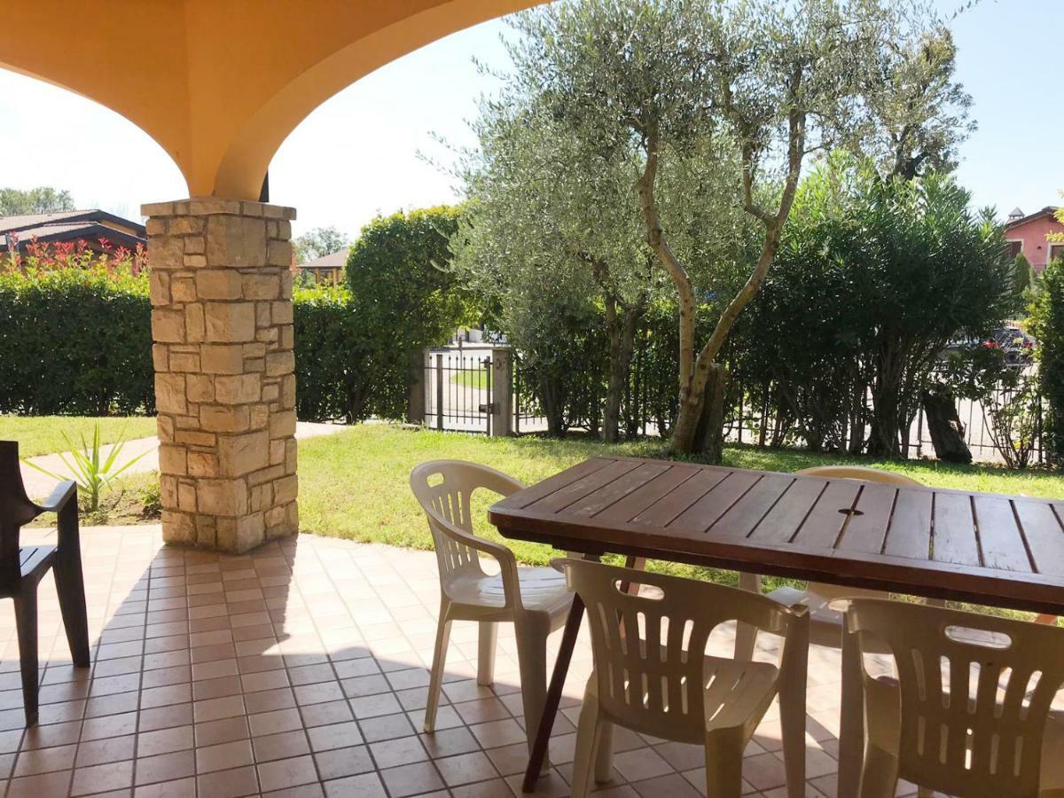 Villa The Sweet Rose With Pool Manerba del Garda Exteriör bild